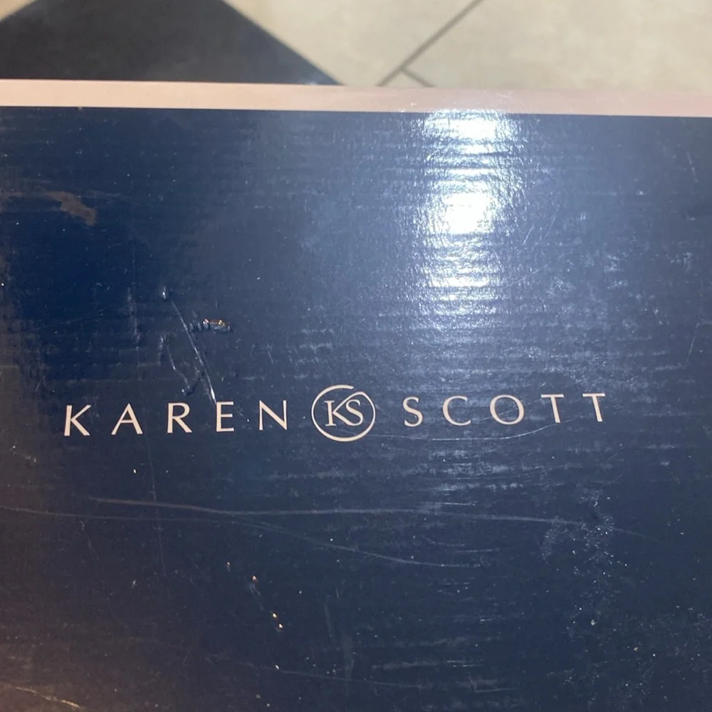 Karen Scott size 9.5 Heels 3.5 inches New With Tags - Picture 7 of 10